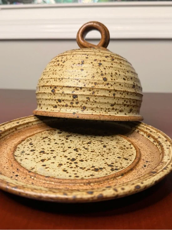 Signed Handmade Stoneware Speckled Covered Dome Butter Dish - Picture 2 of 6